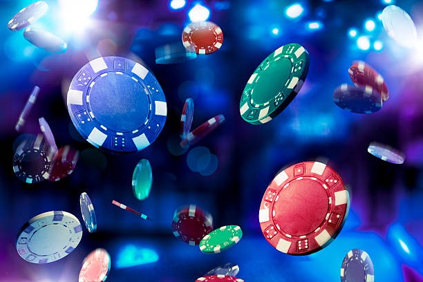 Lightning Baccarat live dealer table showing card multipliers on screen